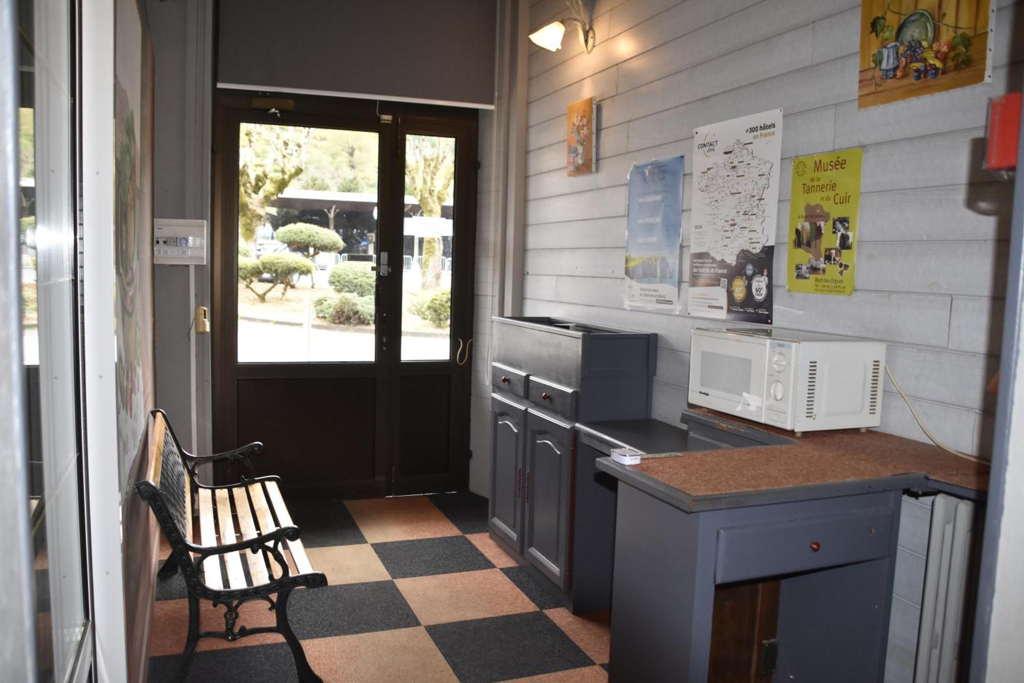 Hotel Le Rider Bort-les-Orgues Exterior foto